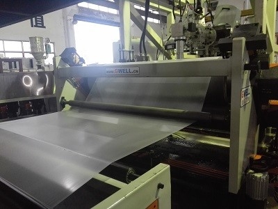 satın al Tek vidalı TPU dökme film çıkartma hattı 500kg/h 0.08-3mm kalınlığı online manufacture