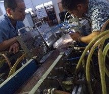 satın al 350kg/sa Kapasiteli ve 0.3-2mm Kalınlık Aralığına Sahip Otomatik Plastik Levha Ekstrüzyon Hattı online manufacture