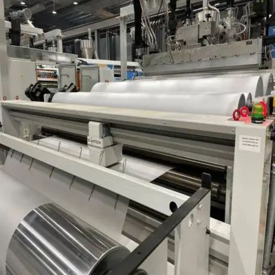 satın al 2400mm / 2600mm Geniş EVA Güneş Filmi Ekstrüzyon Hattı, 300-700kg/h Çıktı ve Güneş Paneli Kapsülasyonu için 16m/s Maksimum Hız Hattı online manufacture