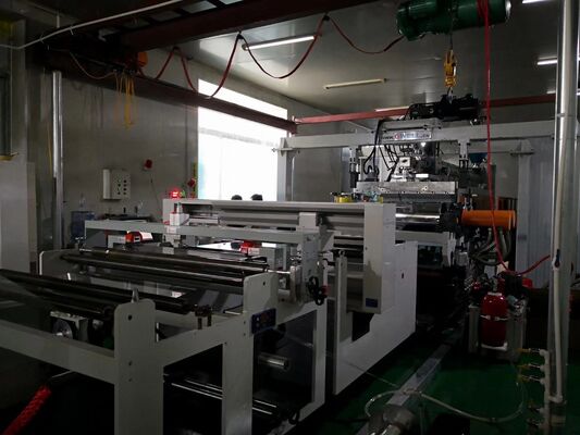 satın al Yüksek Şeffaflıklı 600-1220mm Genişliği ve PMMA ve Plastik Yapraklar için 0,5-5mm Kalınlığındaki PC Yaprak Ekstrüzyon Hattı online manufacture