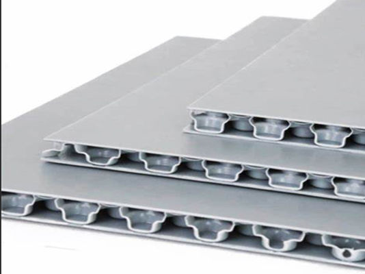 Yüksek Güçlü Dönüşüm Kutusu için Kullanılan Çok Duvarlı/Tek PP Bal çekirdeği plaka ekstrüzyon hattı